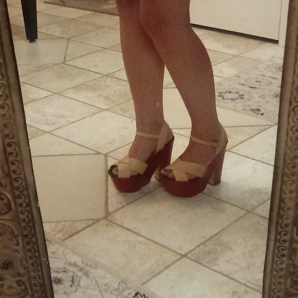NWT KELSI DAGGER "Darci" Tan/Red Platform Sandal - Picture 7 of 8